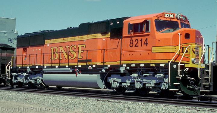 BNSF 8214 SD75M.jpg